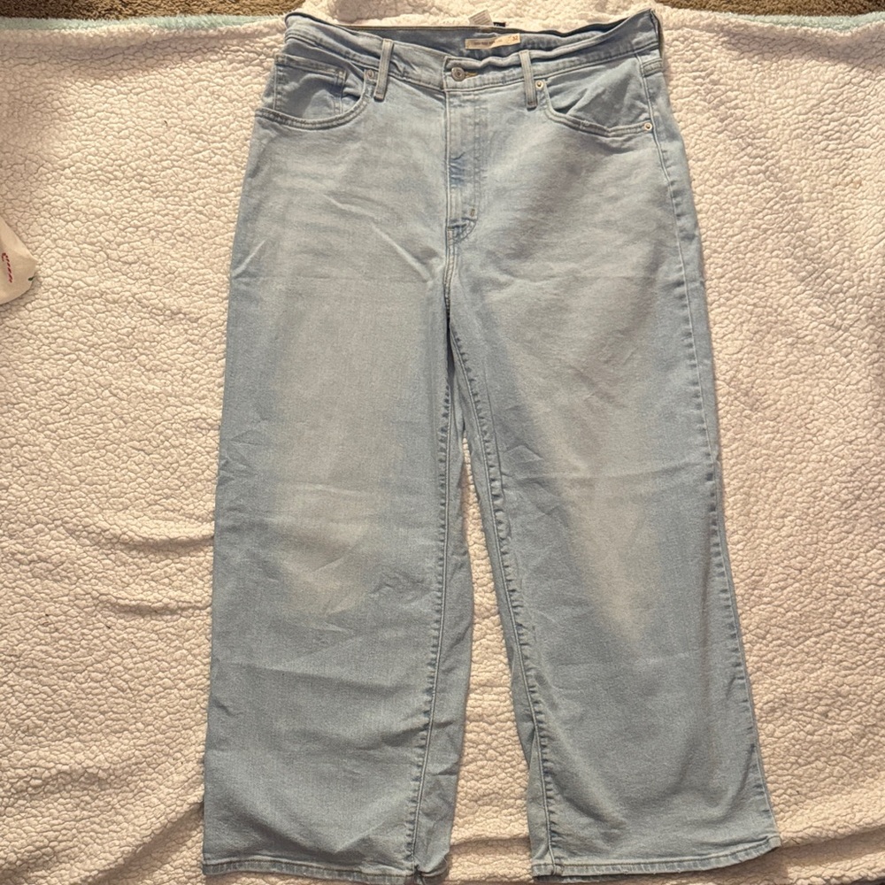 Women's Levi's Light Wash High Rise Wide Leg Jeans